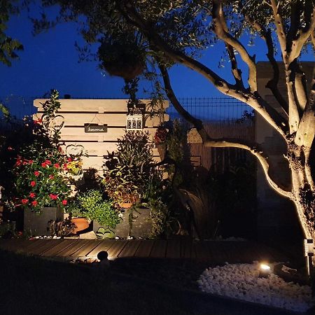 Le Petit Coin De Provence Bed and Breakfast Beaucaire  Buitenkant foto